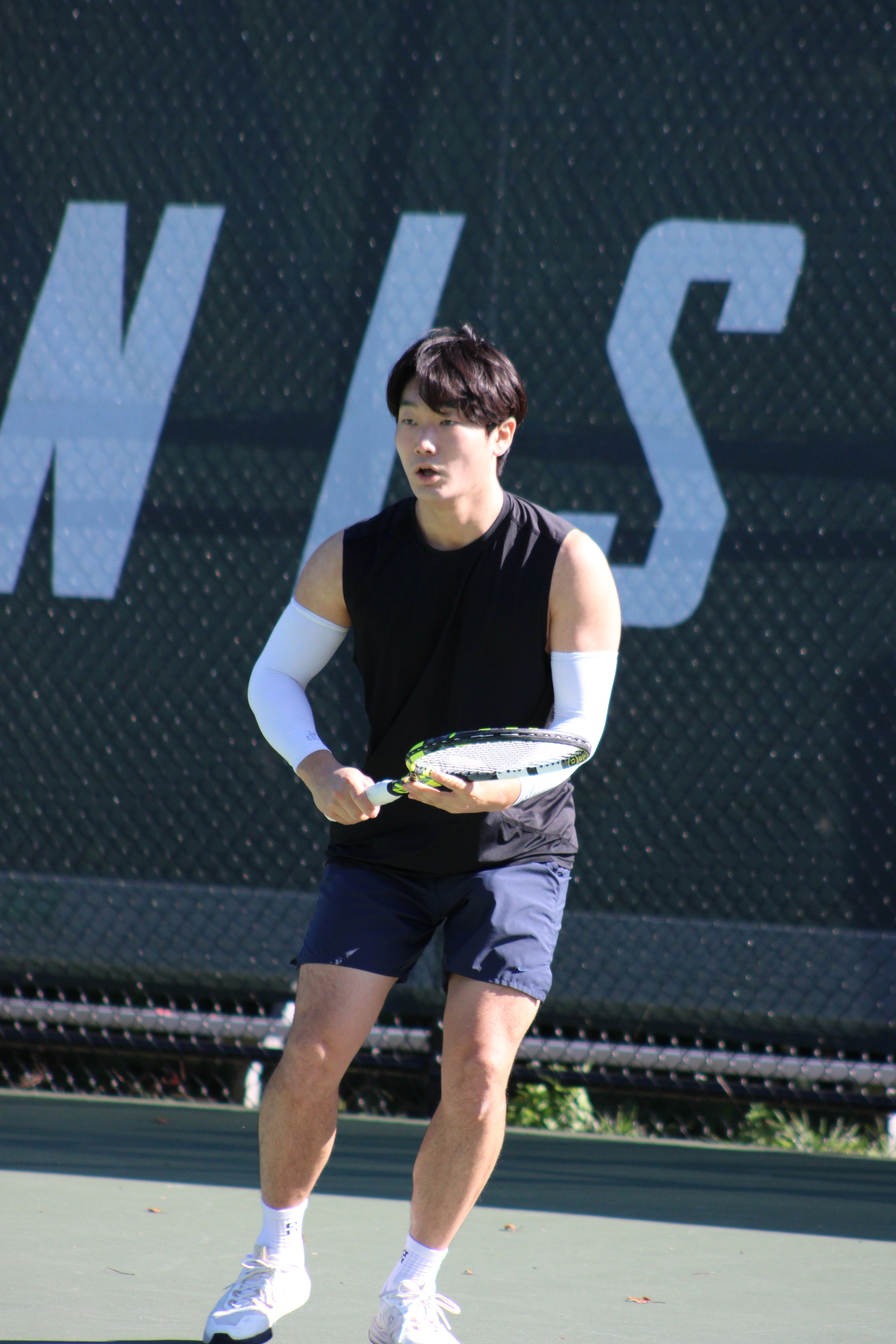 Younjoon playing tennis 2